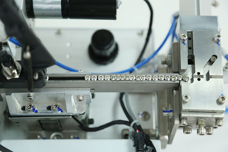 1559546636281471.jpg 自動鎖螺絲機